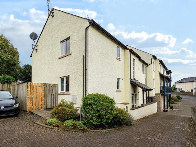 Flat for sale in Levens