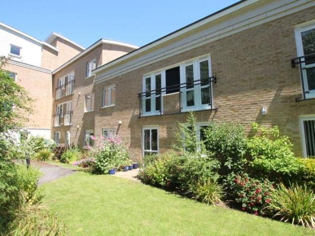 Flat for sale in Highcliffe