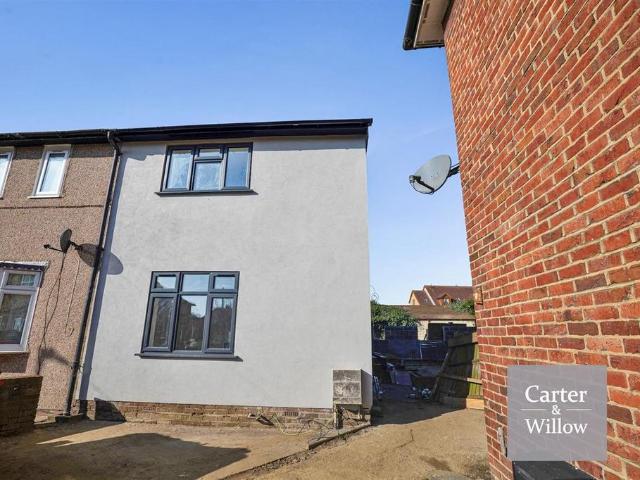 Flat for sale in Becontree, Cat Hill