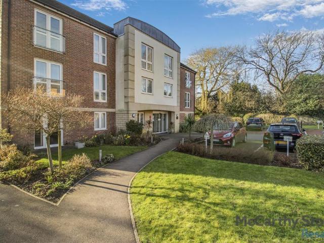 Flat for sale in Wickersley, South Yorkshire
