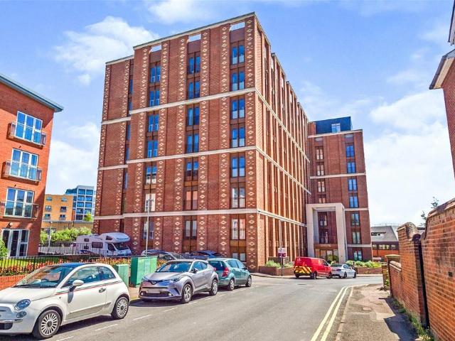 Flat for sale in St Albans, Five Acres