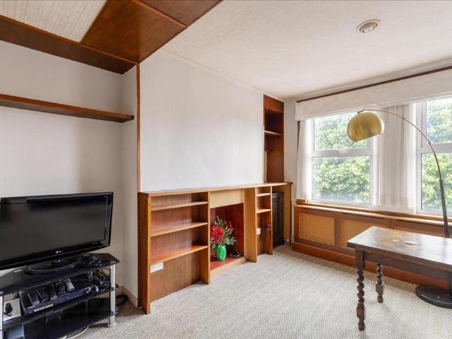 Flat for sale in Hammersmith, Greater London