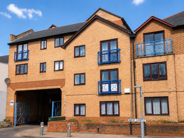 Flat for sale in Milton, Hamerton