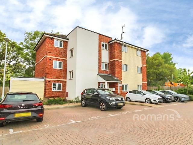 Flat for sale in Farnborough, Hampshire