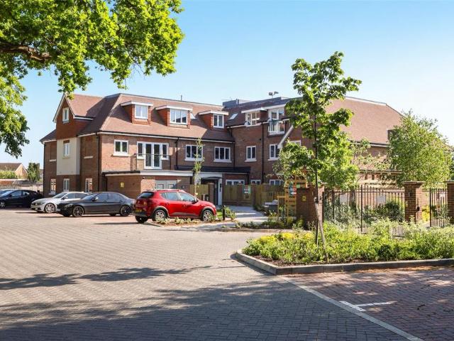 Flat for sale in Blackhills, Surrey