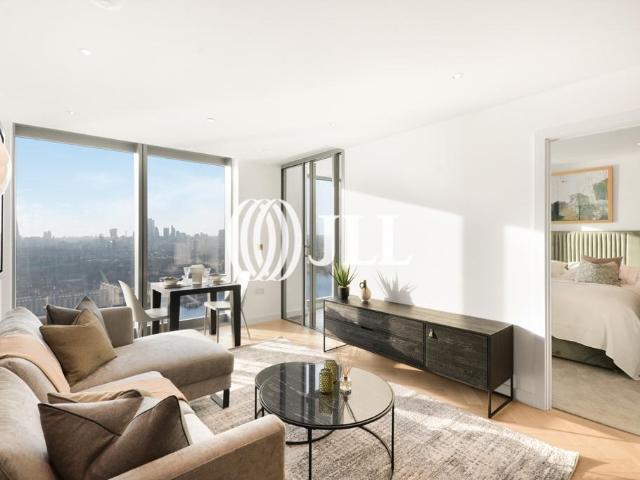Flat for sale in Canary Wharf, Greater London