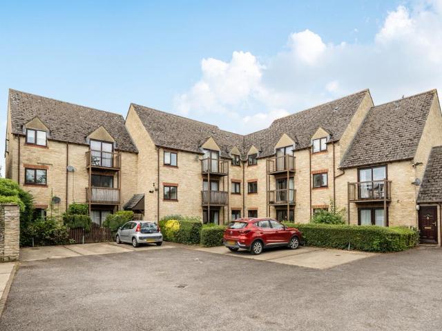 Flat for sale in Black Bourton, Oxfordshire