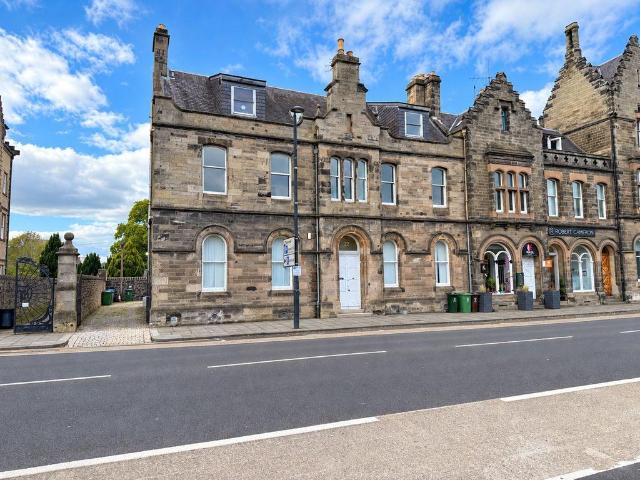 Flat for sale in Bridgend, Perth