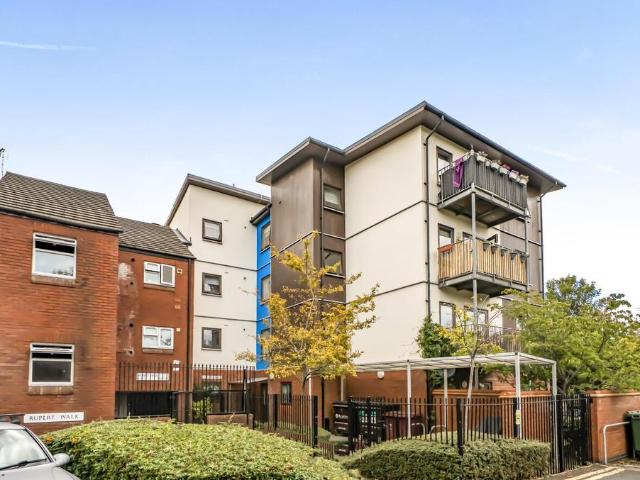 Flat for sale in Newtown, Reading