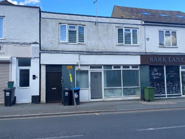 Flat for sale in Caterham on the Hill, Hillview