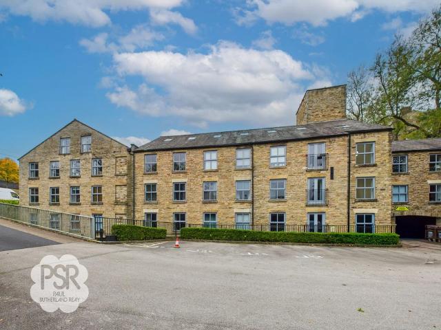 Flat for sale in Low Leighton, High Peak