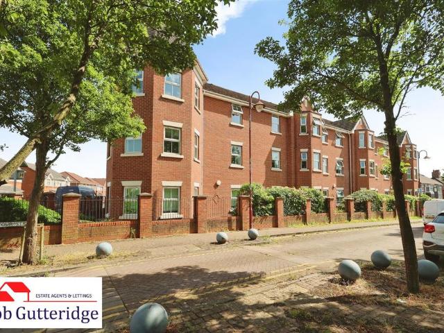 Flat for sale in Stoke, Stoke-on-Trent