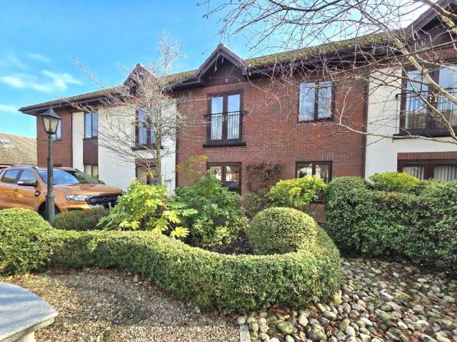 Flat for sale in Ash Green, Camp Hill
