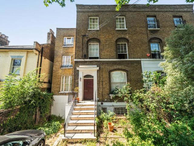 Flat for sale in Peckham, Greater London