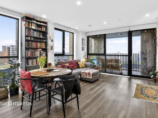 Flat for sale in London Borough of Lewisham, Deptford