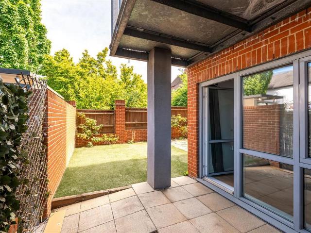 Flat for sale in Castlefield, Cressex