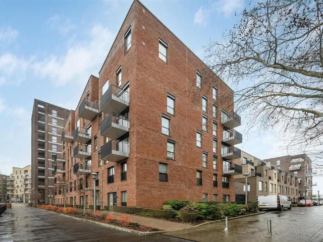 Flat for sale in Newtown, Reading