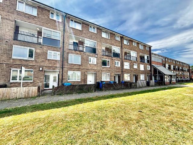 Flat for sale in Allenton, East Midlands