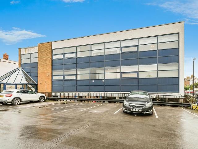 Flat for sale in Chesham