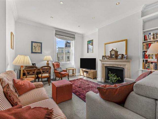 Flat for sale in Maida Vale, Greater London
