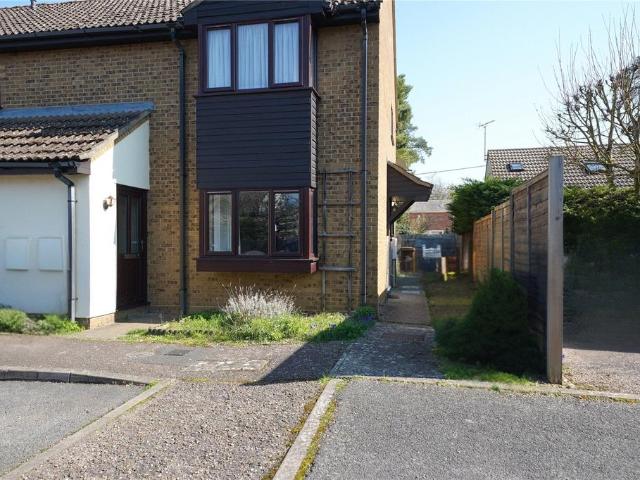 Flat for sale in Chedburgh, Suffolk