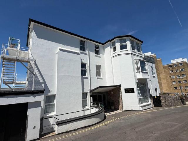Flat for sale in Babbacombe