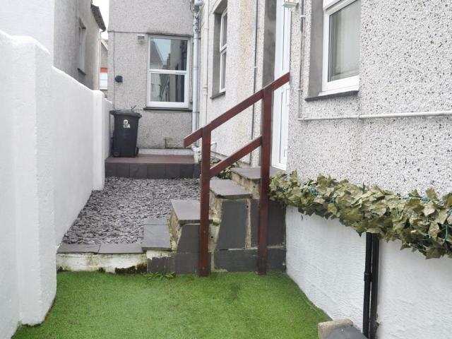 Flat for sale in Porth-y-Felin, Holyhead