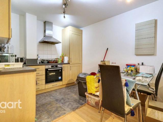 Flat for sale in West Yorkshire