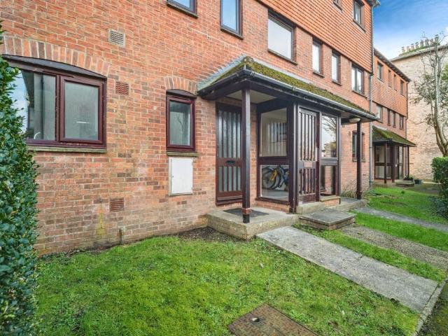 Flat for sale in Fordington