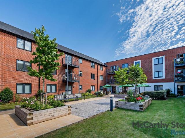 Flat for sale in Watergate, Devon
