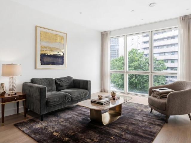 Flat for sale in Blackwall, Greater London