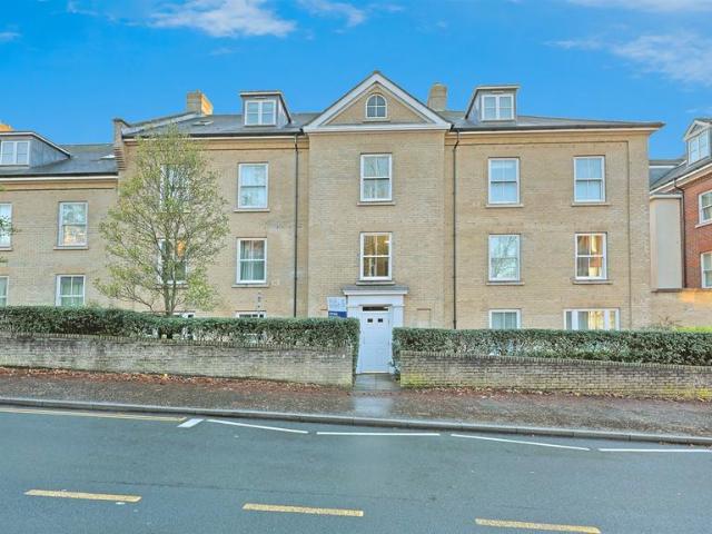 Flat for sale in East Bank, Norfolk