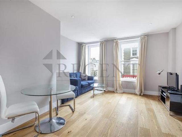 Flat for sale in Fulham, Greater London