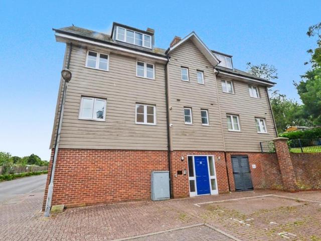 Flat for sale in Fordington, East Dorset
