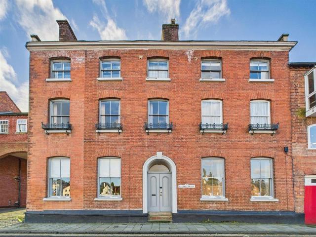 Flat for sale in Rushock, Worcestershire