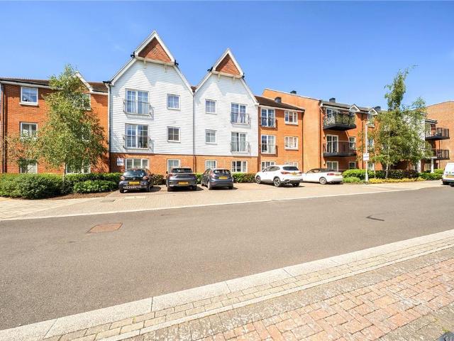 Flat for sale in The Butts, Kent