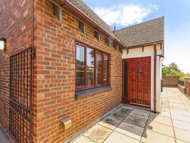 Flat for sale in Earley