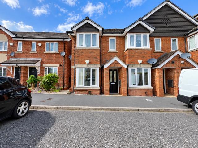 Flat for sale in Warley Woods, West Midlands
