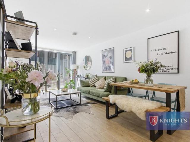 Flat for sale in Hale Village, Tottenham Hale