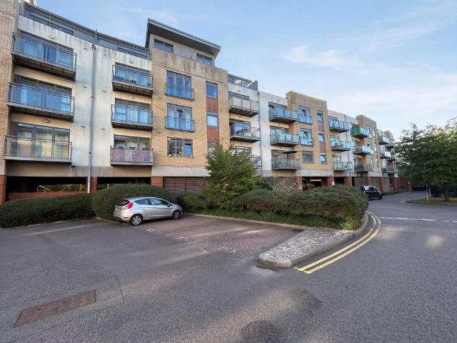 Flat for sale in Lockmeadow, Maidstone