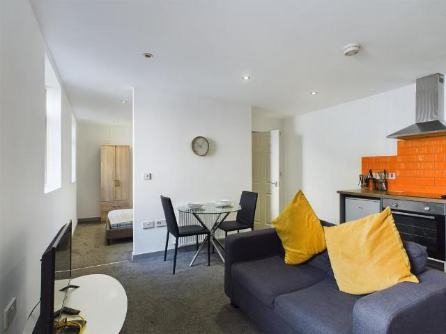 Flat for sale in Old Town, Hull