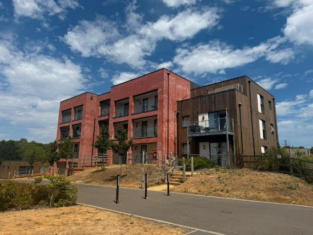 Flat for sale in Harbourland, Midway