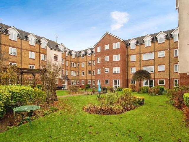 House for sale in Watford Heath, North Watford