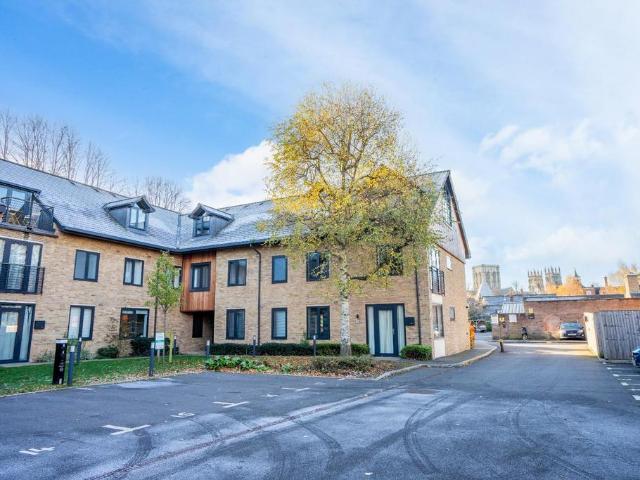 Flat for sale in The Groves, High Field
