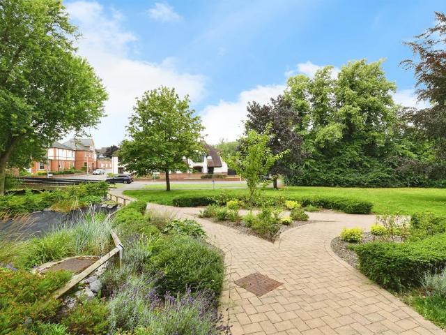 Flat for sale in Chelmsford, Essex