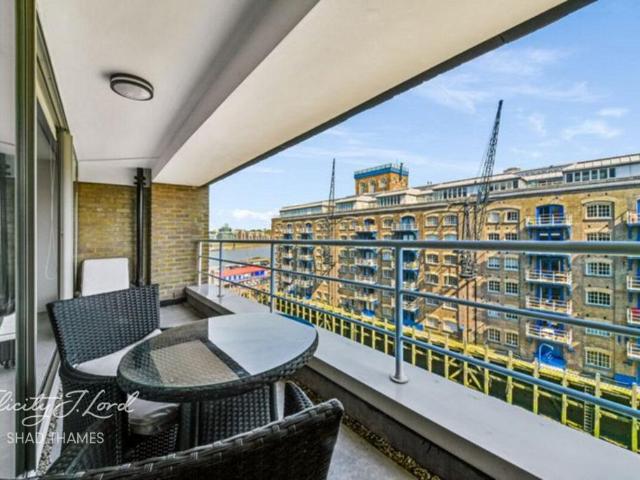 Flat for sale in Bermondsey, Greater London