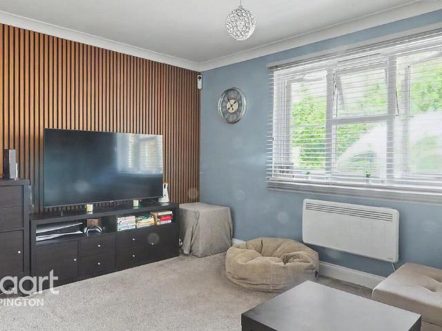 Flat for sale in St Paul's Cray, Isle Of Man