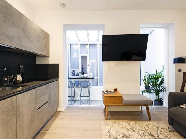 Flat for sale in Seven Dials, Bloomsbury