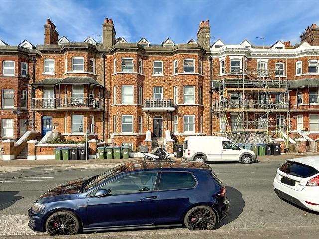 Flat for sale in Littlehampton, Arun