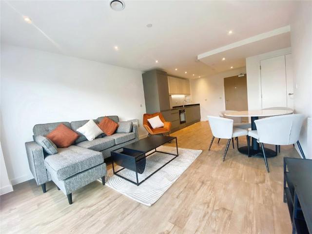 Flat for sale in Richmond Hill, West Yorkshire